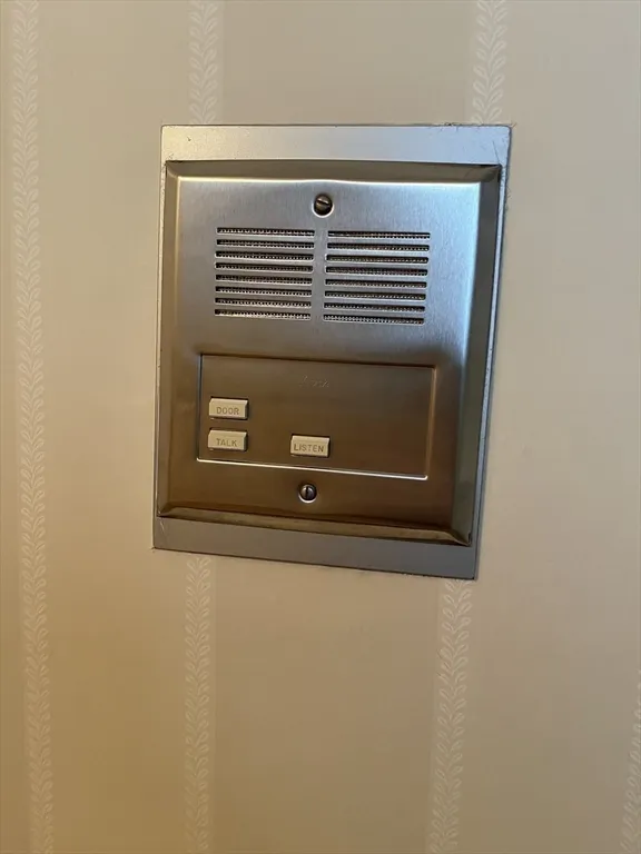 1988 Commonwealth Ave, Brighton