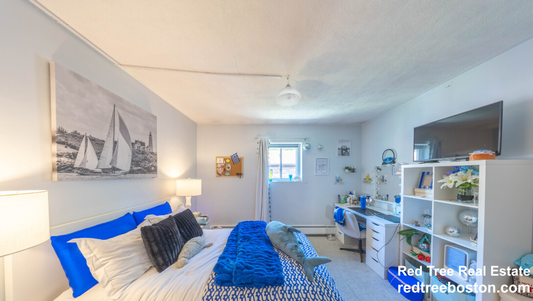 31 Westgate Rd, Chestnut Hill