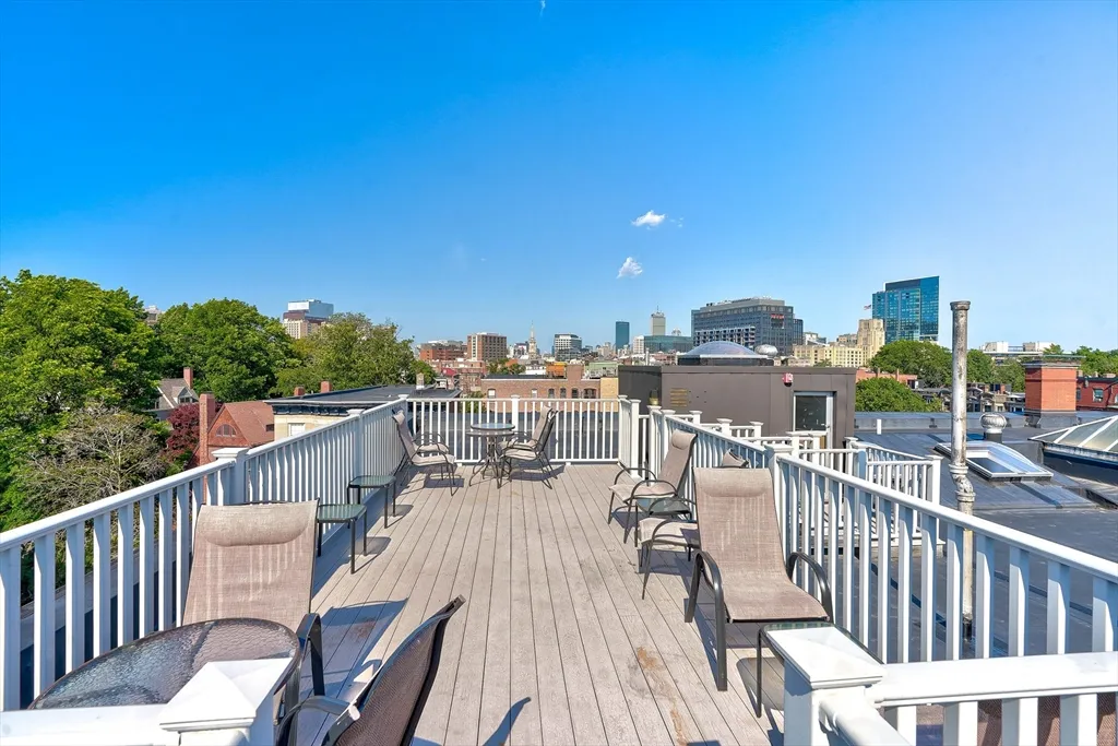 1064 Beacon St, Longwood