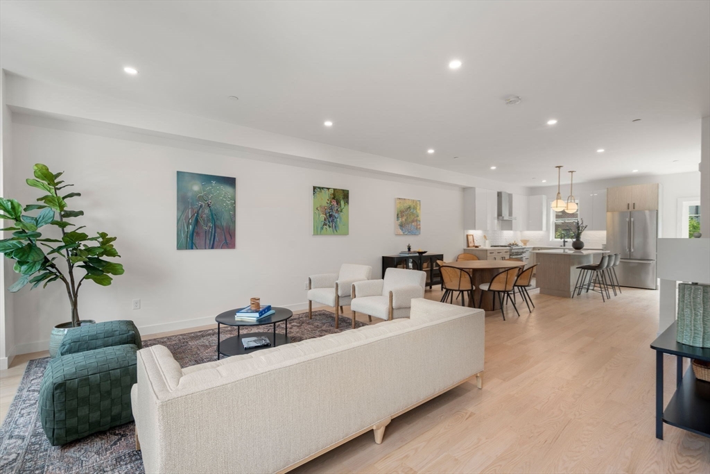 176 School St, Jamaica Plain