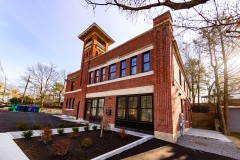 2044 Beacon St, Waban