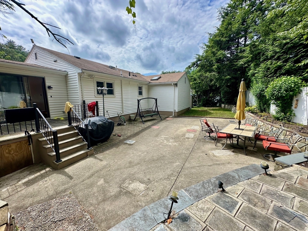 57 Maurice St, Medford