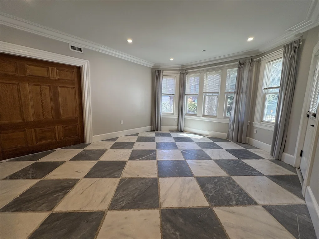 15 Lanark Rd, Brookline
