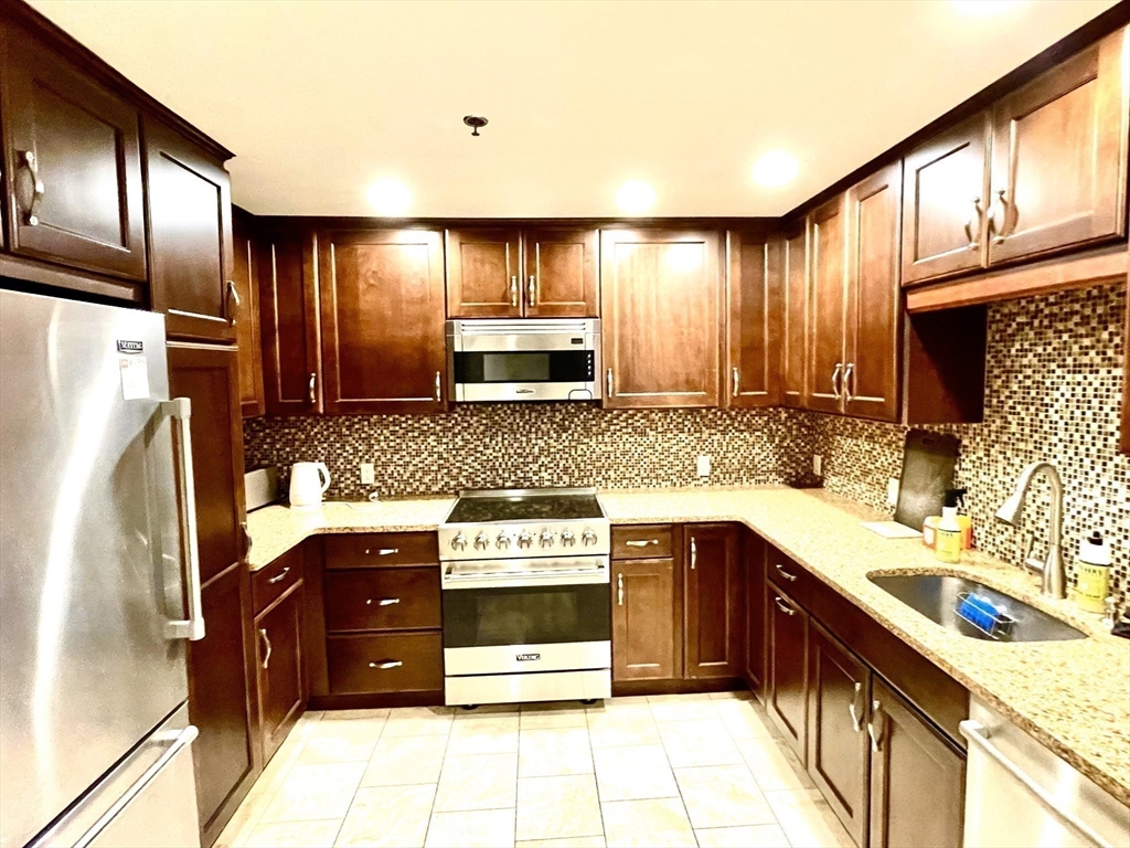 4 Charlesgate East, Back Bay