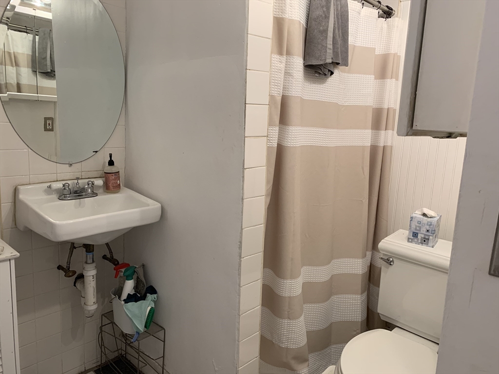 380 Riverway, Mission Hill