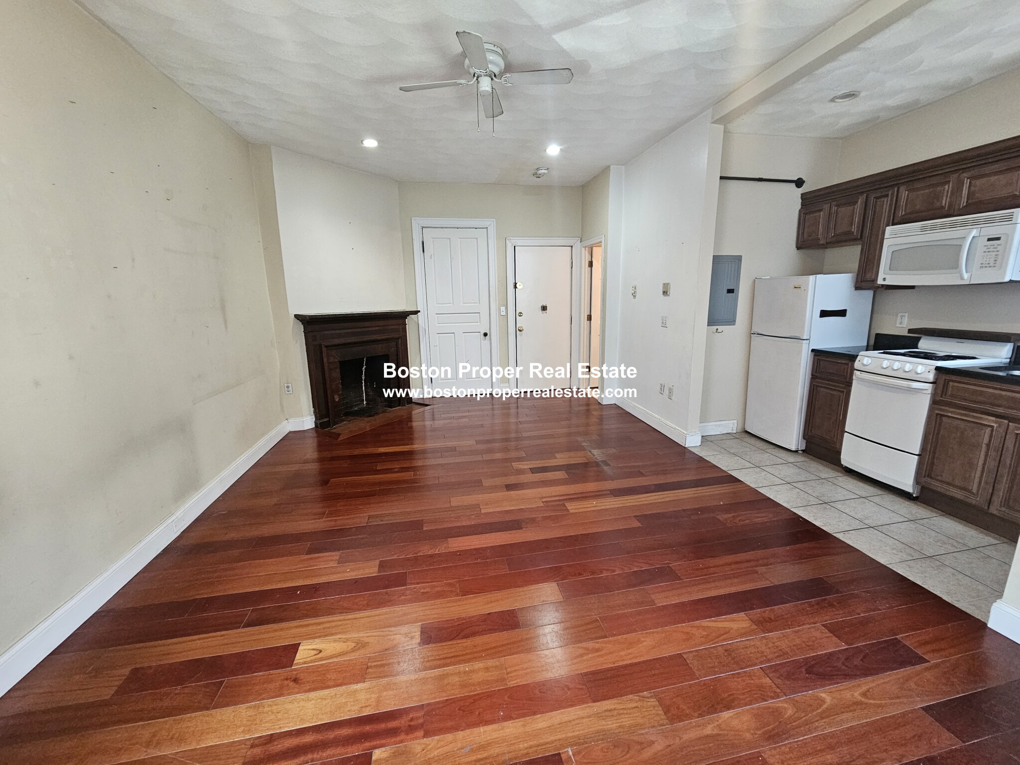 250 Newbury St, Back Bay