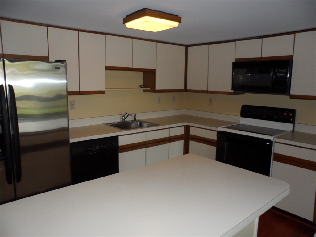 85 Brainerd Rd, Brighton