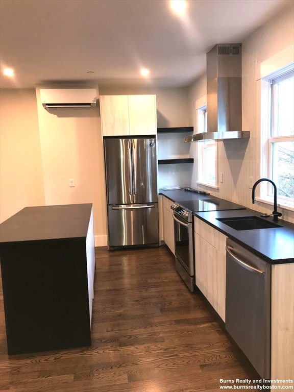 2 Gifford Pl, South Boston