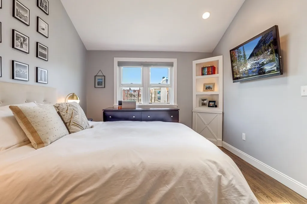 154 West 3rd St, South Boston