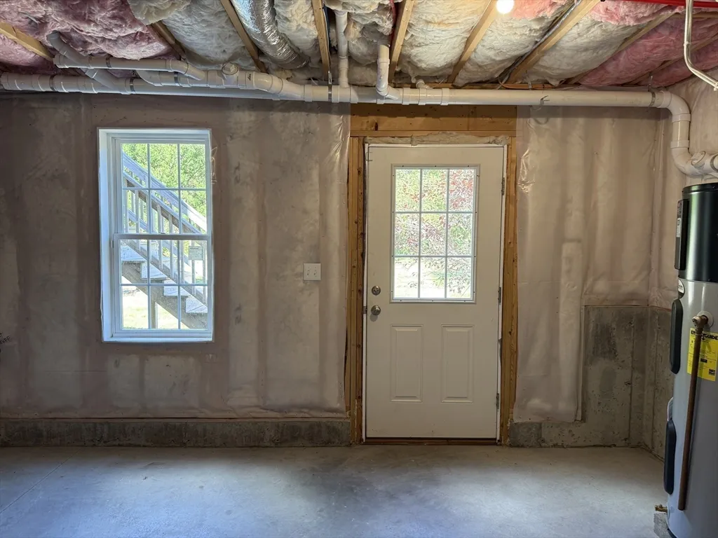 55 Wenham Rd, Carver