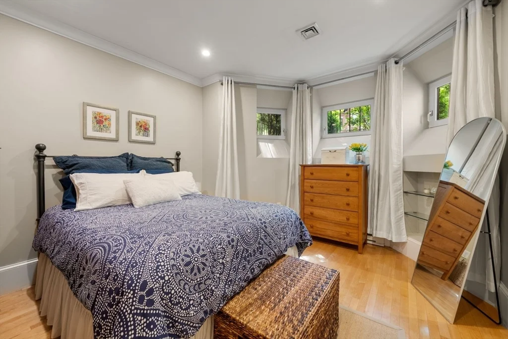 349 Marlborough St, Back Bay