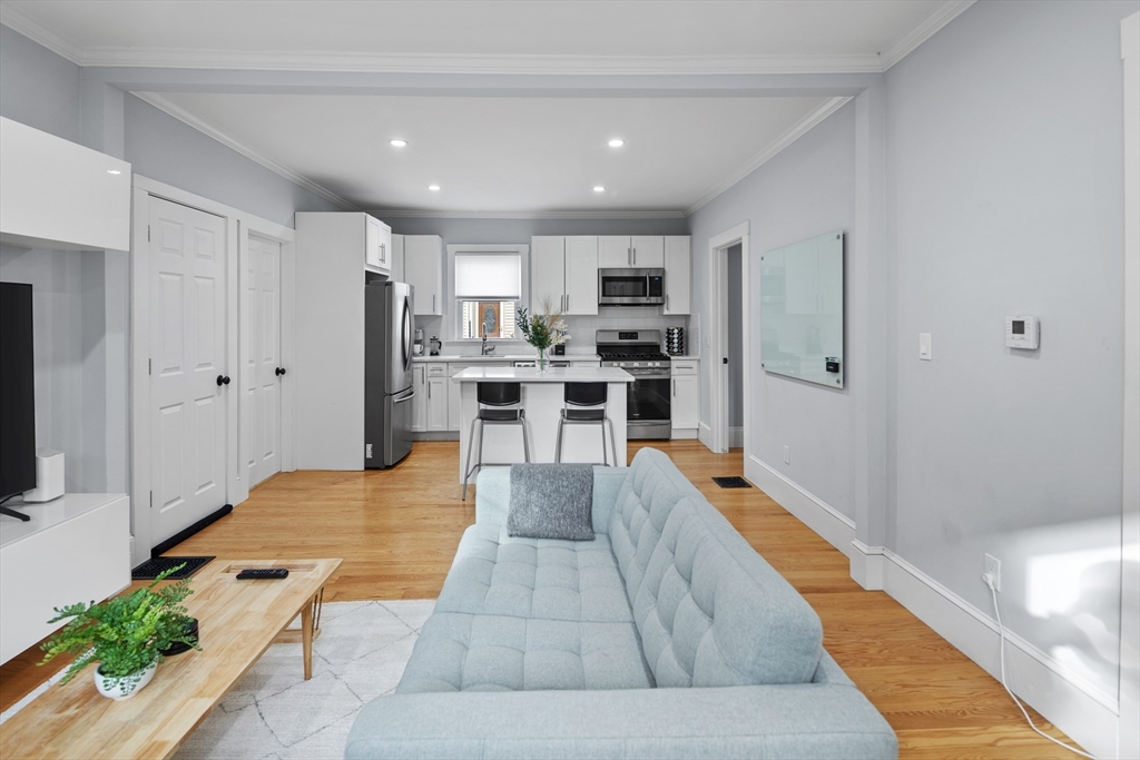 14 Everett St, Medford