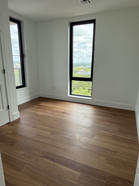 1515 Commonwealth Ave, Brighton