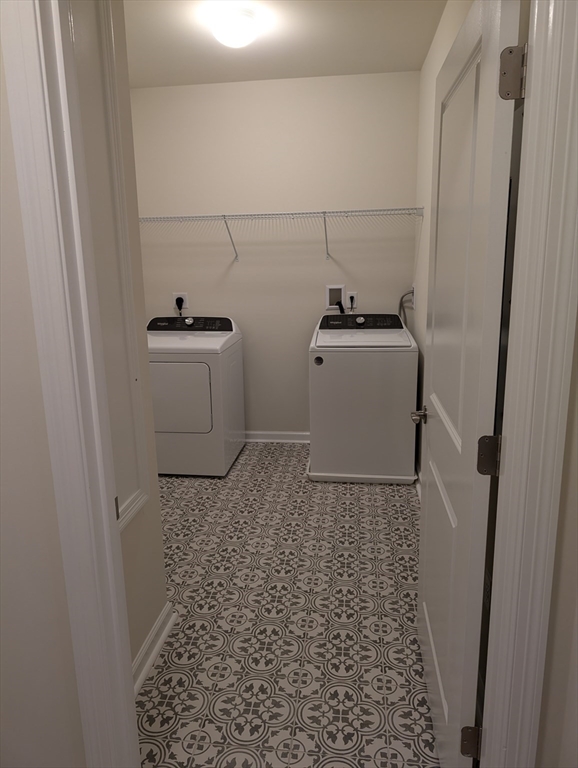 2 Winslow Ln, North Grafton