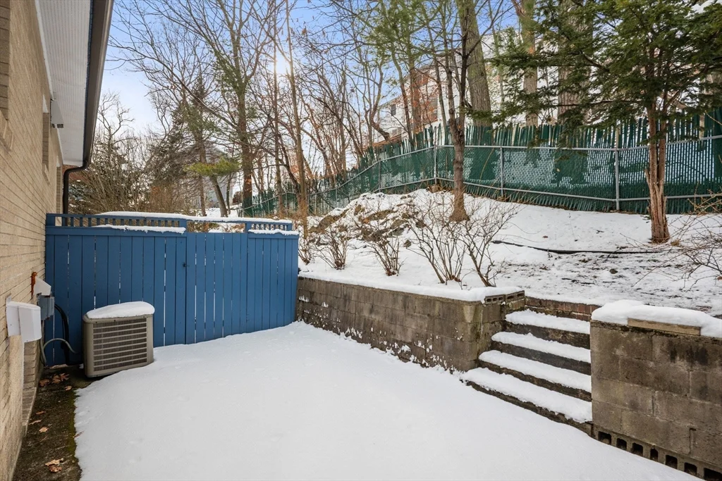 330 Cambridge St, Winchester