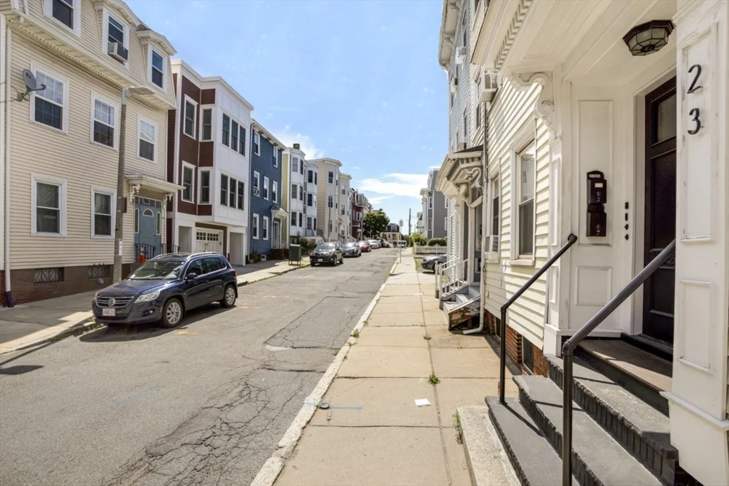 23 Woodward St, South Boston