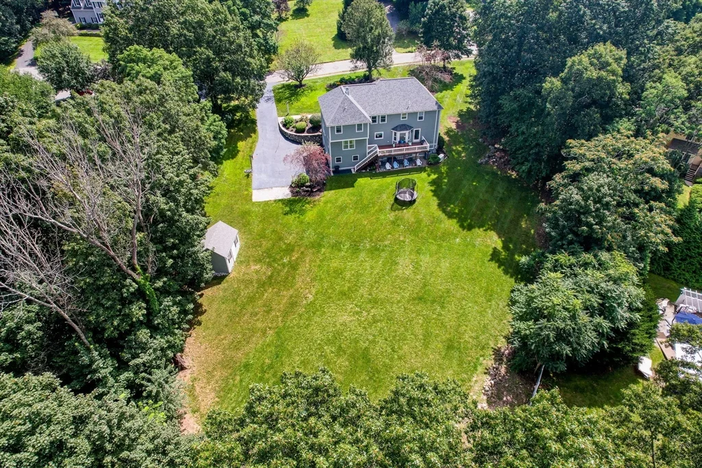 4 Nashoba Dr, Chelmsford