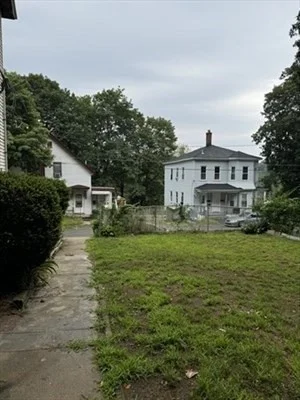 20 Temple St, Fitchburg