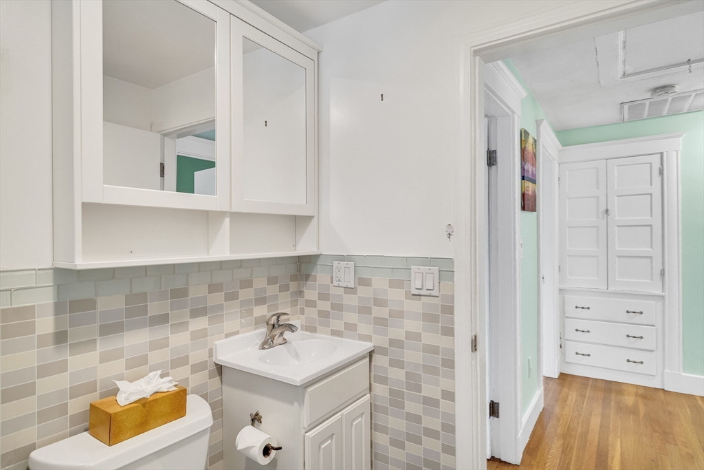 239 Hawthorne St, Malden