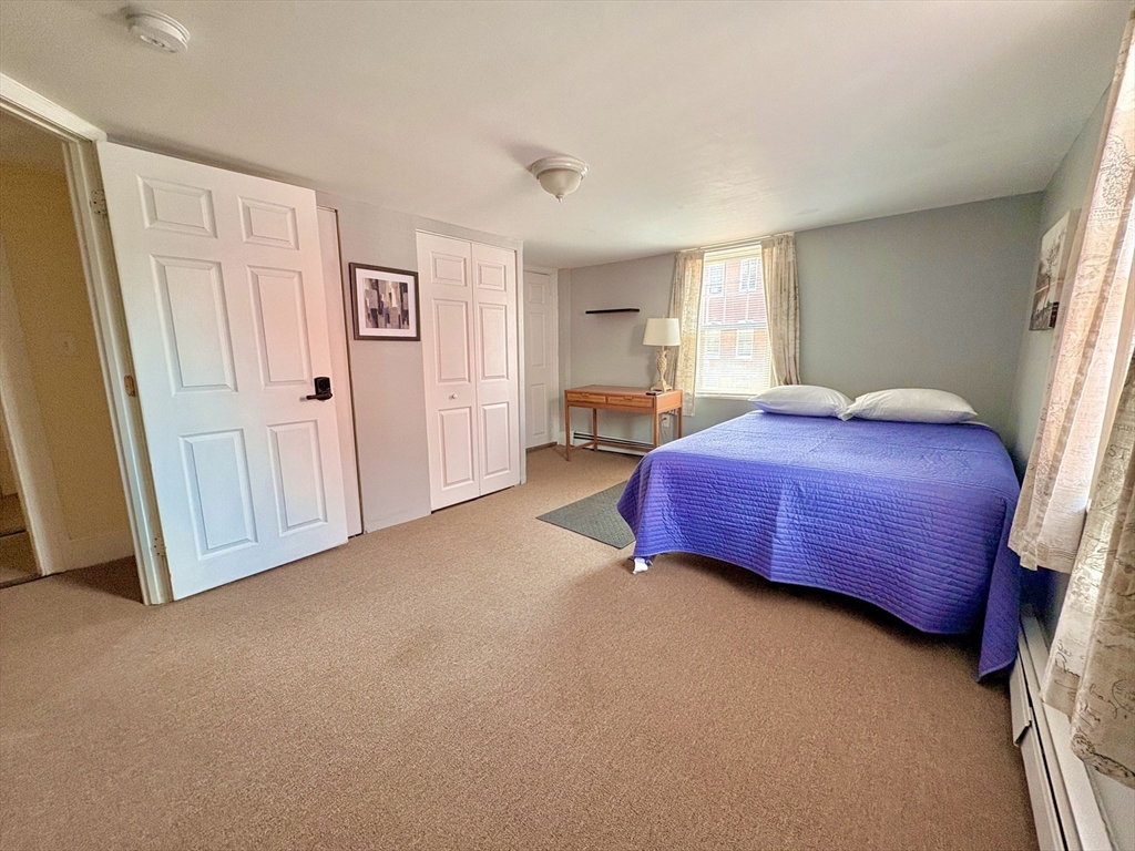 285 Roxbury St, Roxbury