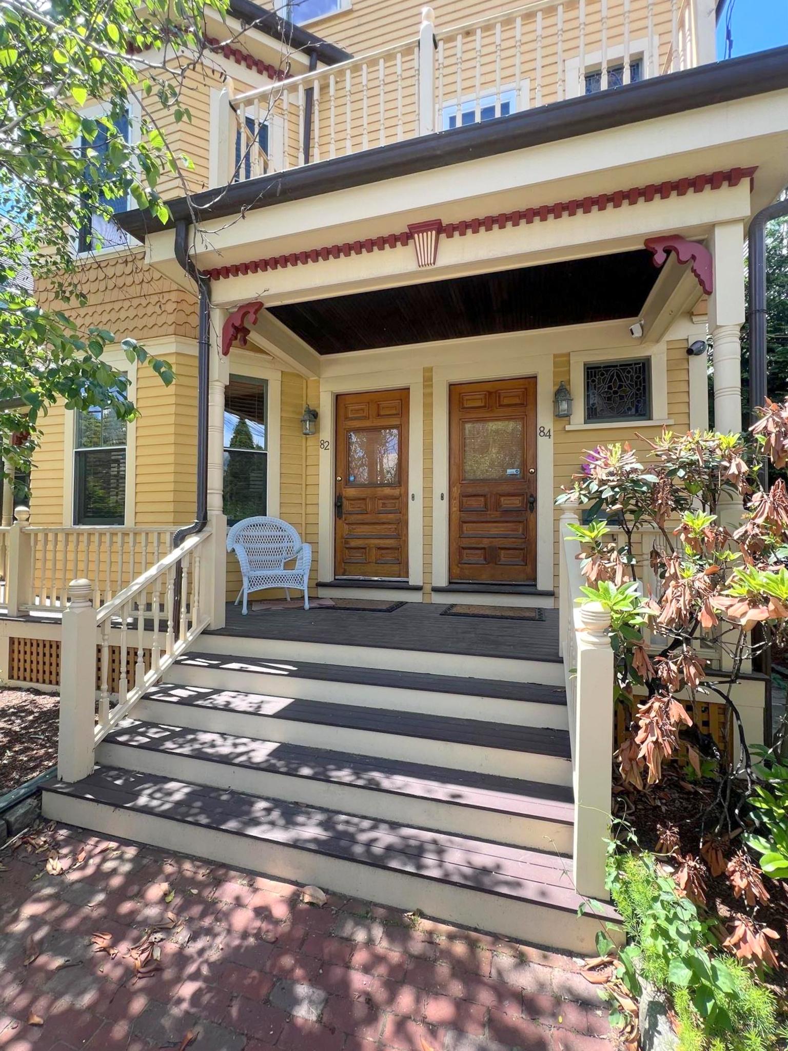 82 Holland St, Davis Square