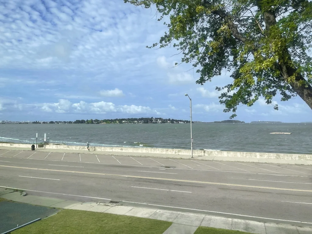 623 Quincy Shore Dr, Quincy