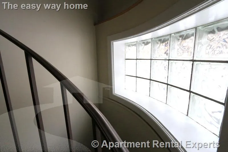 12 Mt Auburn St, Harvard Square