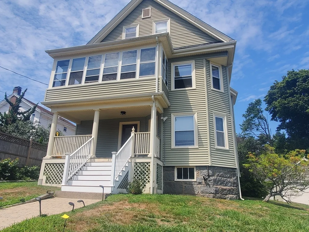 21 South Central, Wollaston