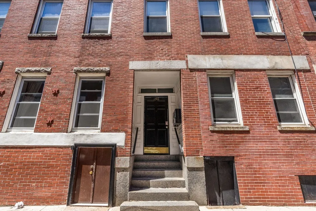 198 Salem St, North End