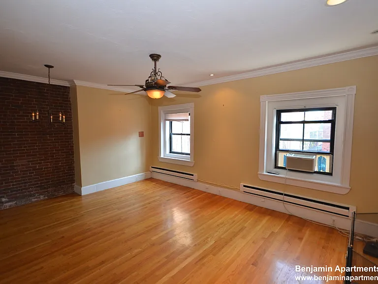 48 Hereford St, Back Bay