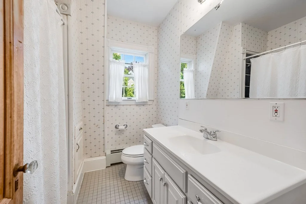 4 Spray Ave, Marblehead