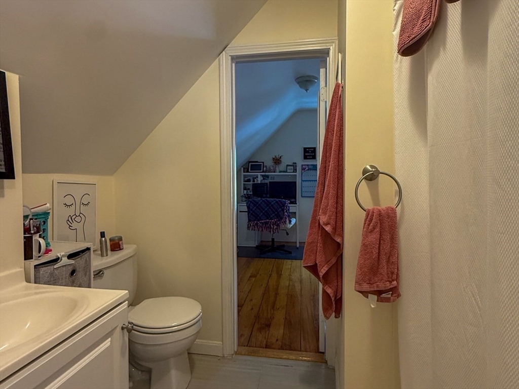 7 Dell St, East Somerville