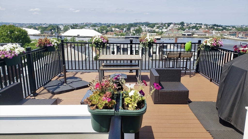 213 E Eagle St, East Boston