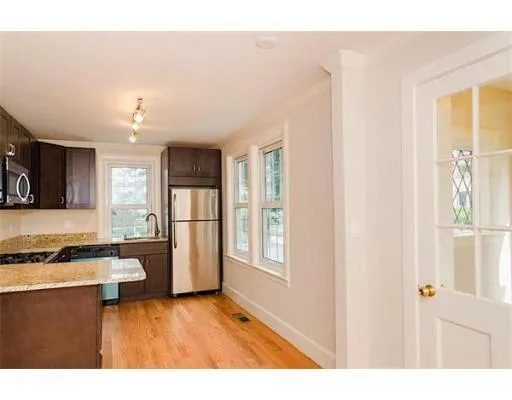 2 Braemore Rd, Brighton