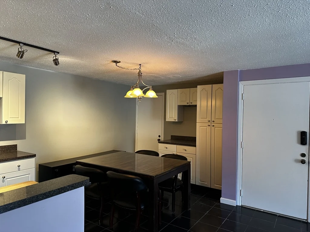 685 Oak St, Brockton