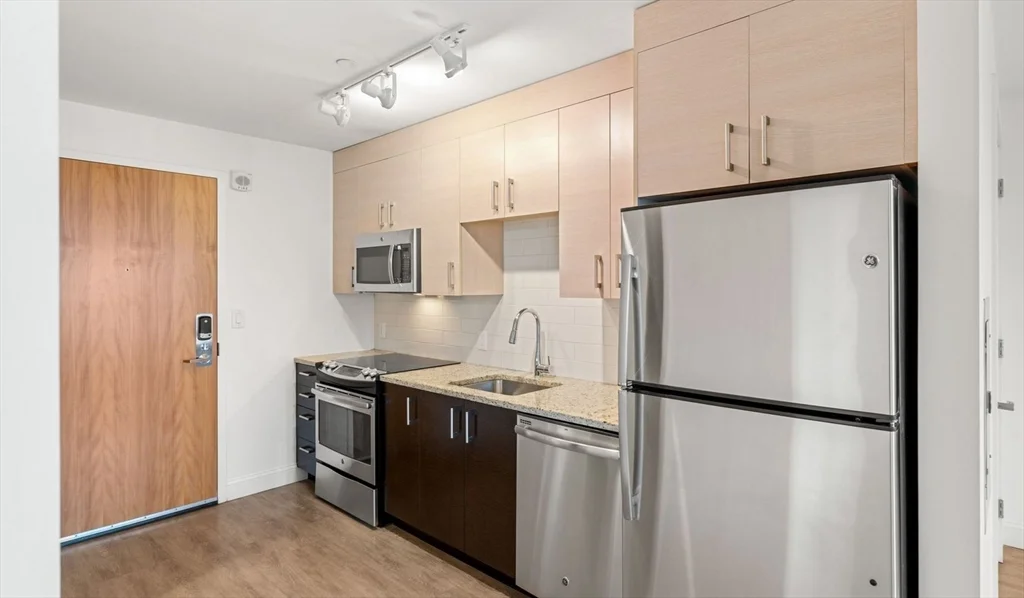 99 Kneeland St, Chinatown