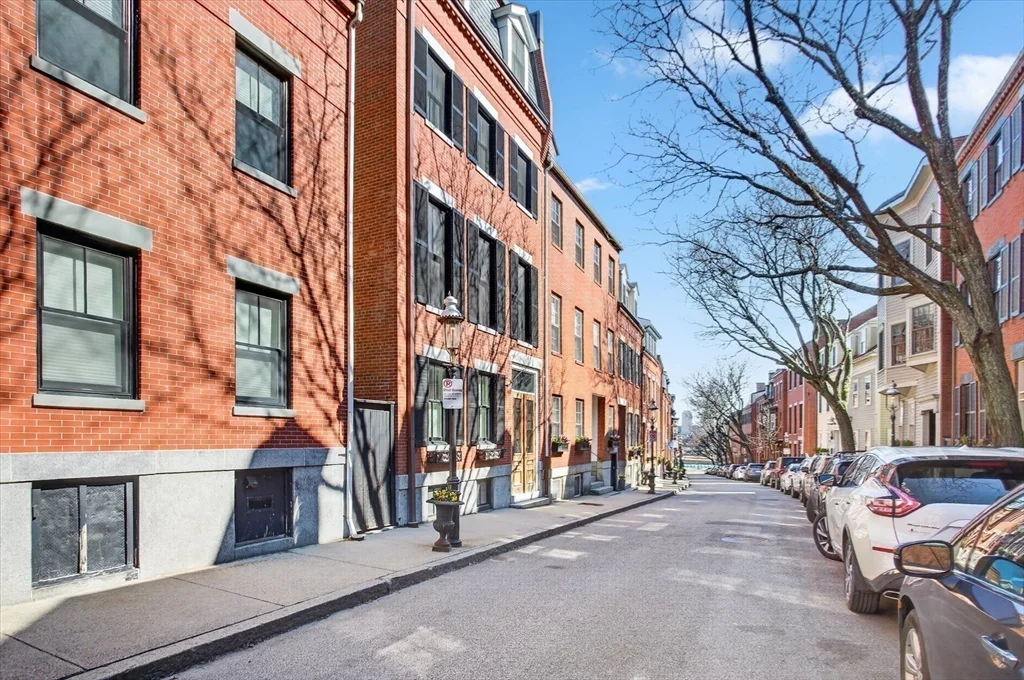 15 Mt Vernon St, Charlestown