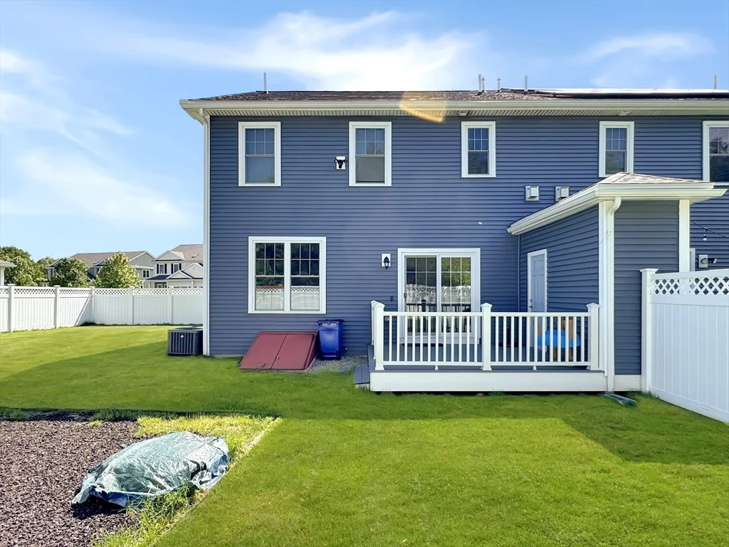 17 Garvey Rd, Woburn