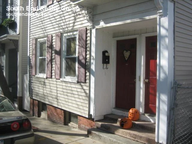 12 Albion Pl, Medford Street / The Neck