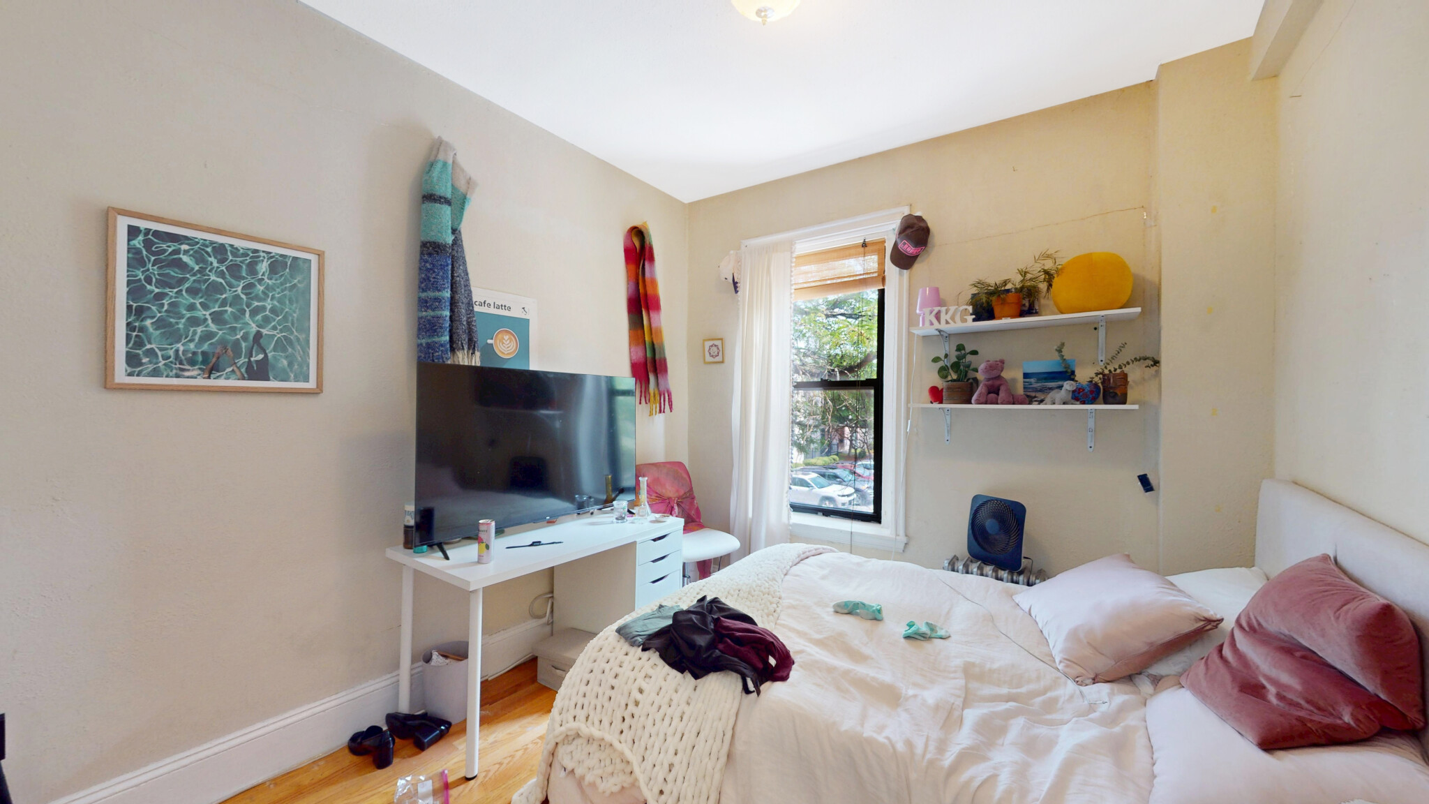 86 Hammond St, Roxbury