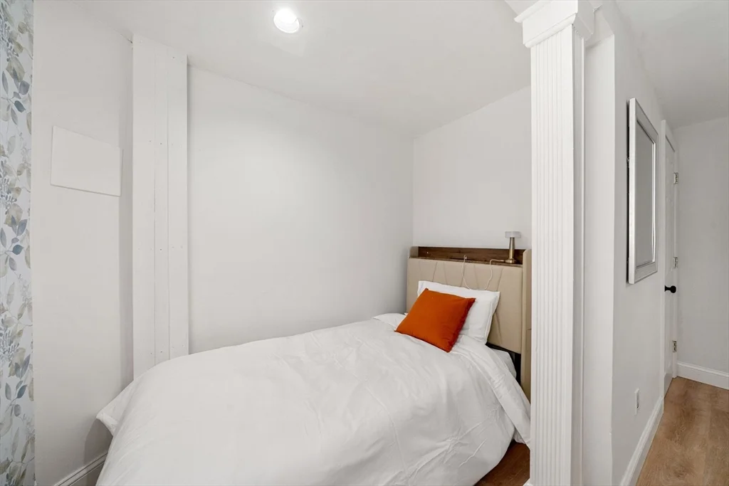 102 Revere St, Beacon Hill