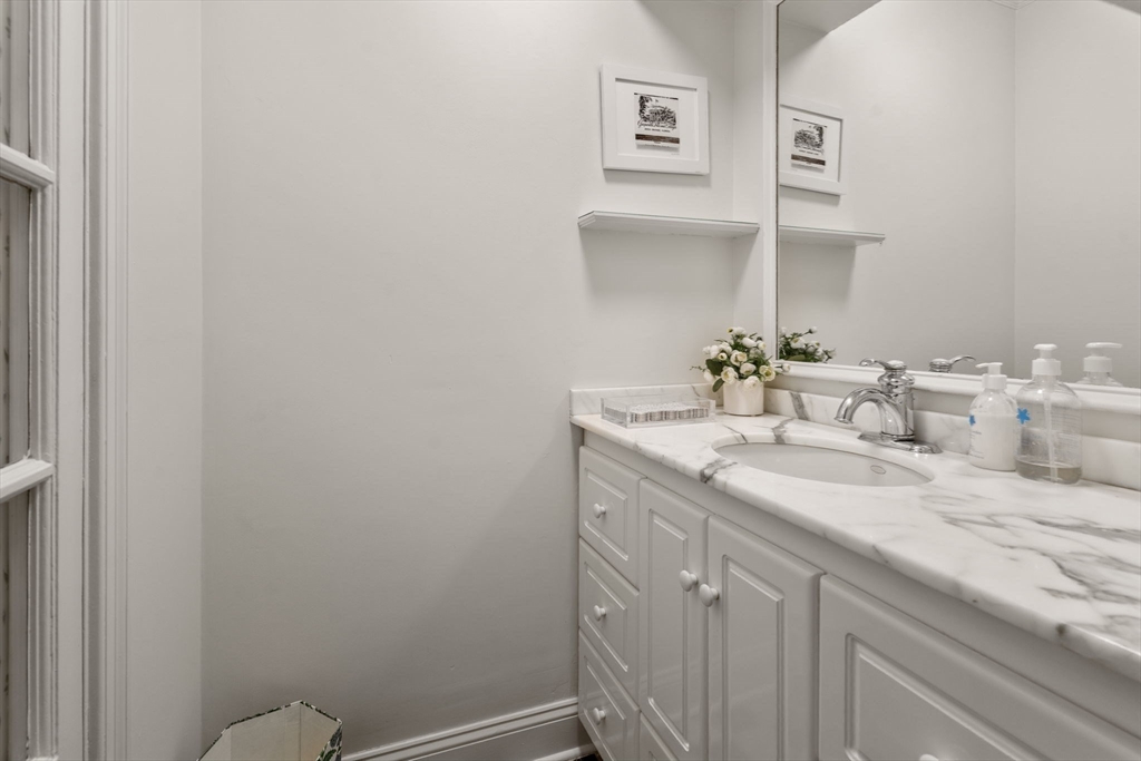 2 Mount Vernon Sq, Beacon Hill