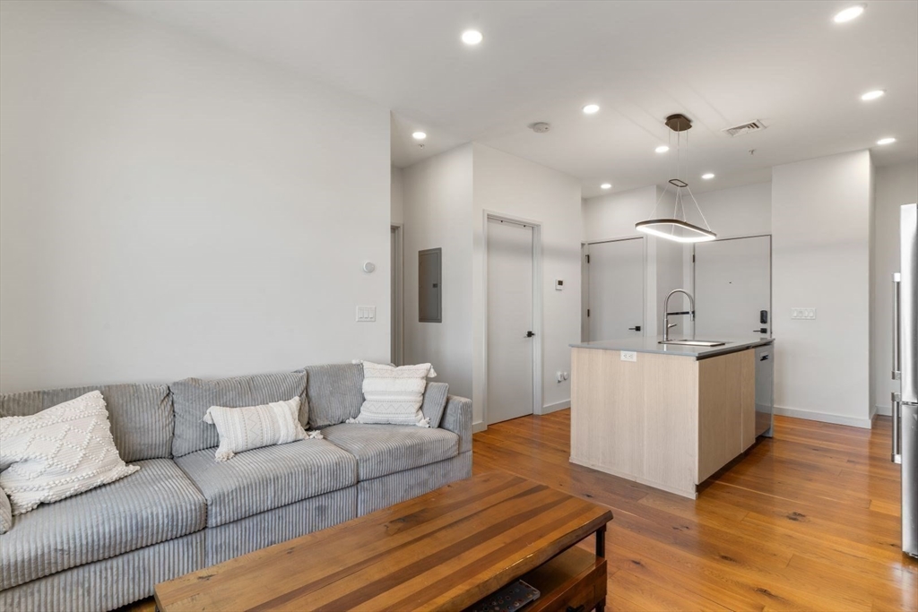 211 Condor St, East Boston