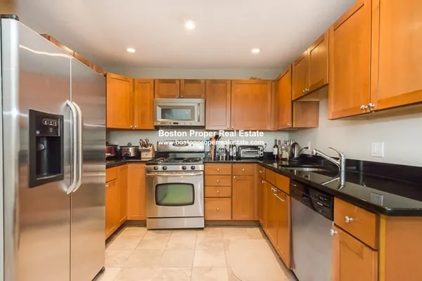 34 Edgerly Rd, Fenway