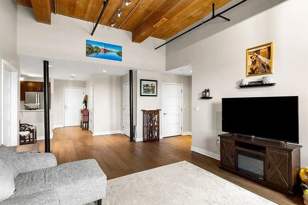 130 John St, Downtown