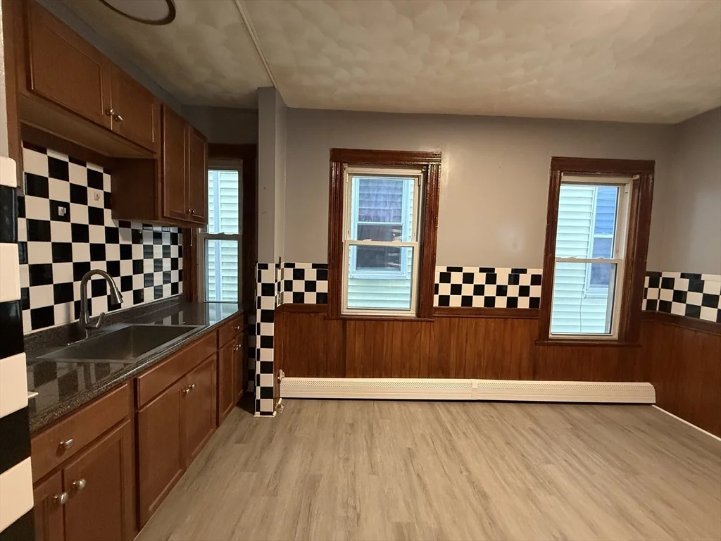 2A Marshfield St, Roxbury