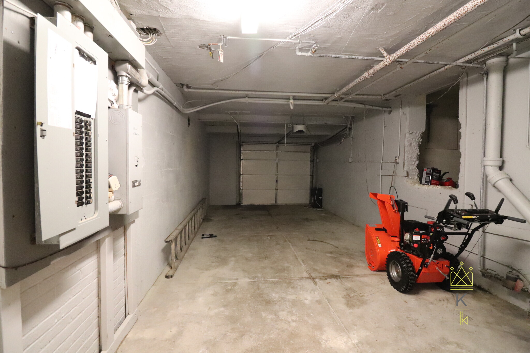 198 Wolcott Rd, Chestnut Hill