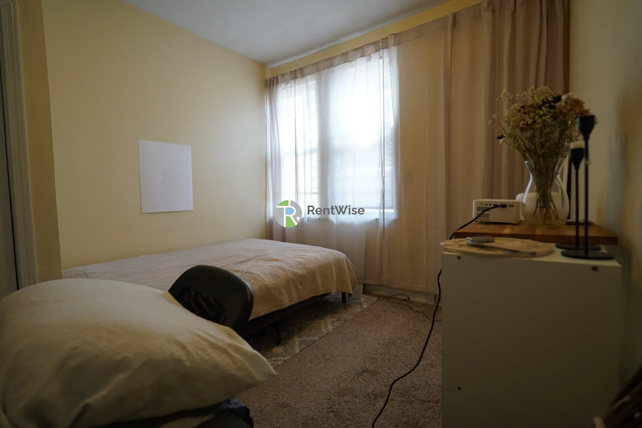 12 Lorraine Ter, Allston