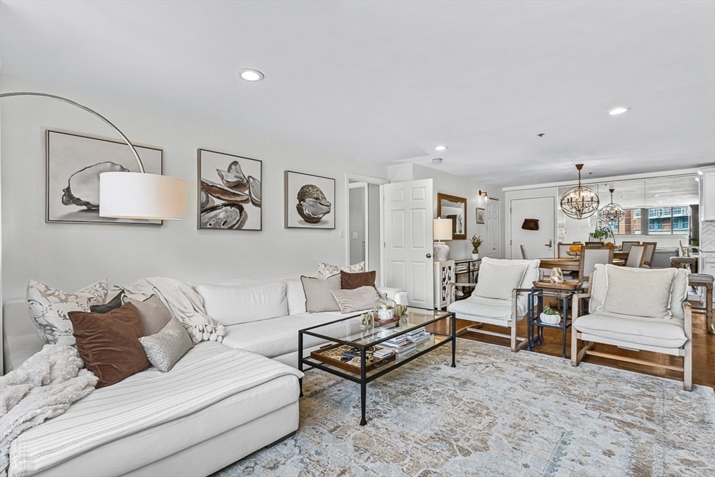 357 Commercial St, Waterfront