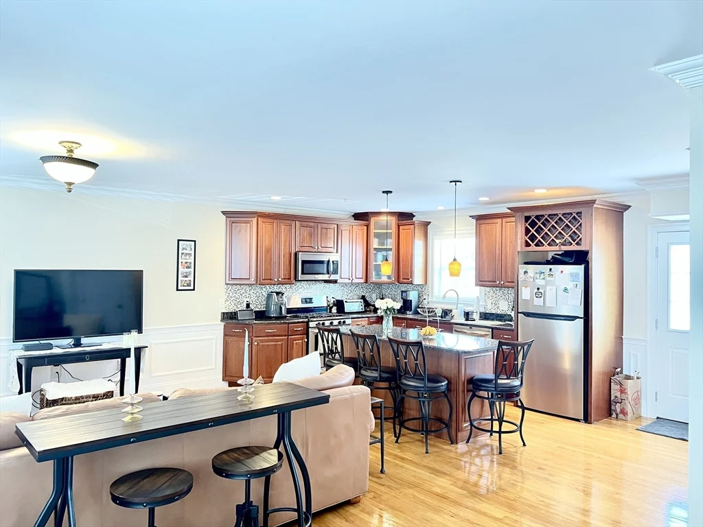 75 Brackett St, Quincy